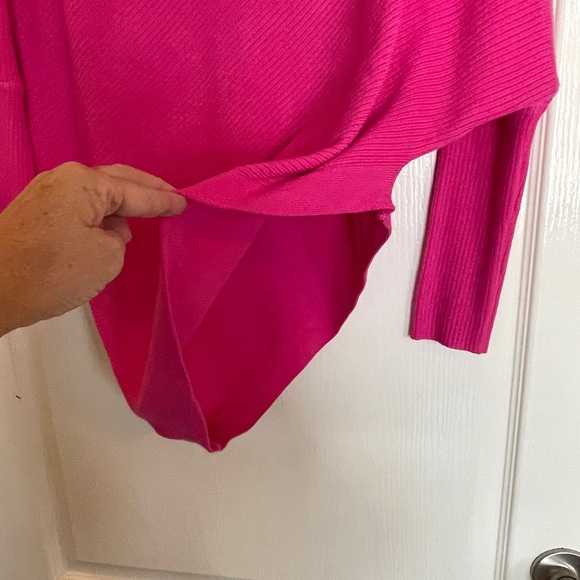 eesome Asymmetrical Fuchsia Sweater - Picture 3 of 7